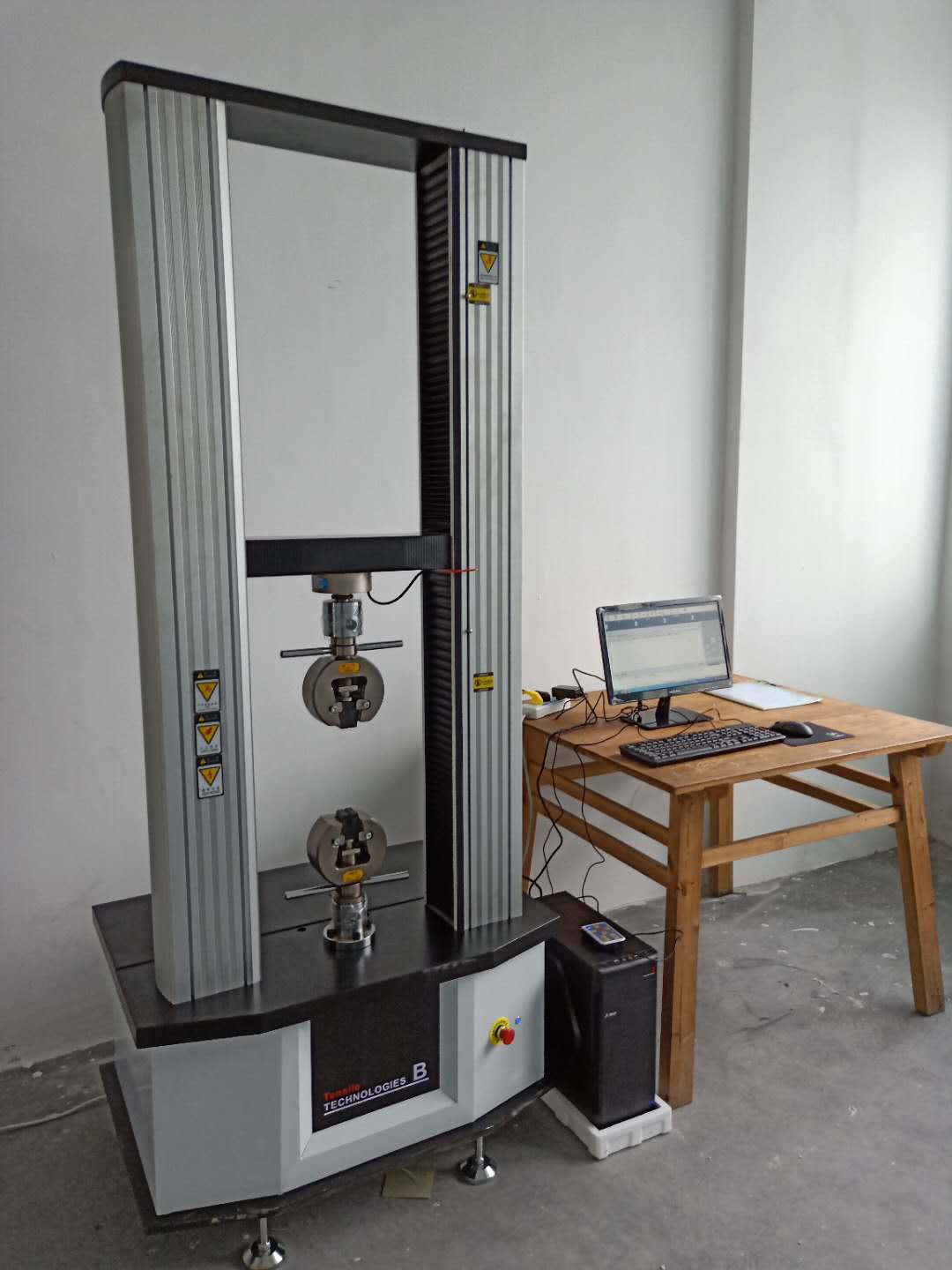 微機(jī)控制拉力試驗(yàn)機(jī)
