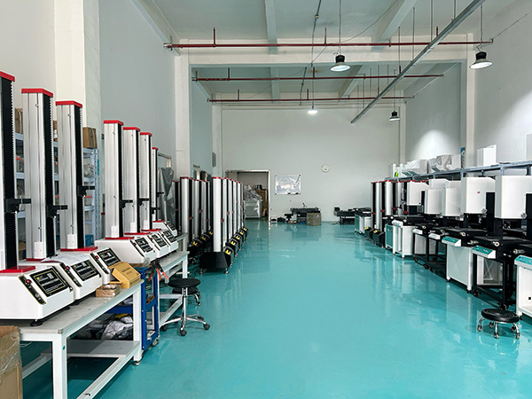 材料試驗(yàn)機(jī)生產(chǎn)車(chē)間